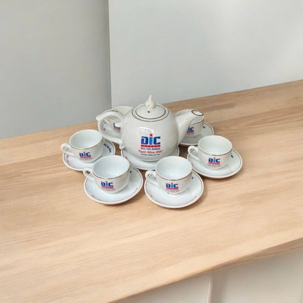 Bộ ấm trà-Quà tặng đại hội cựu chiến binh