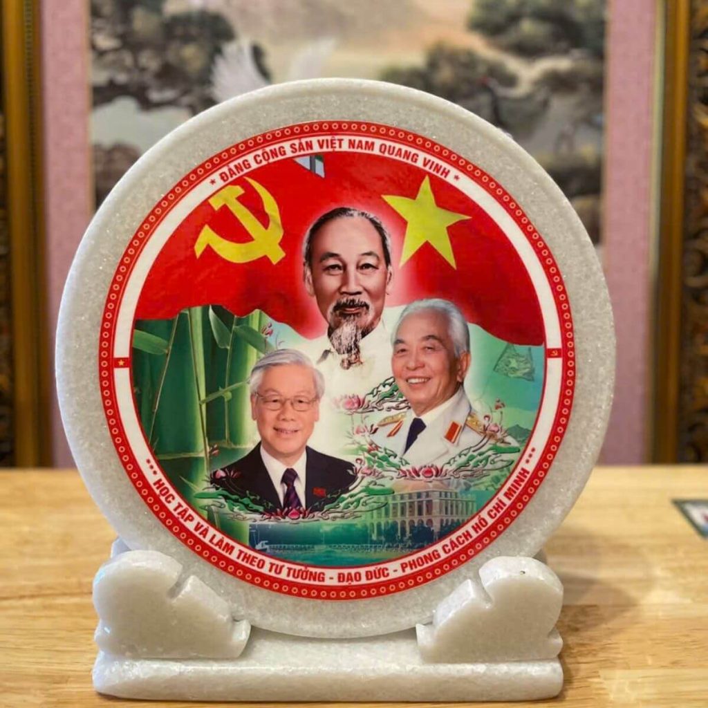 Dĩa sứ quà tặng đại hội cựu chiến binh