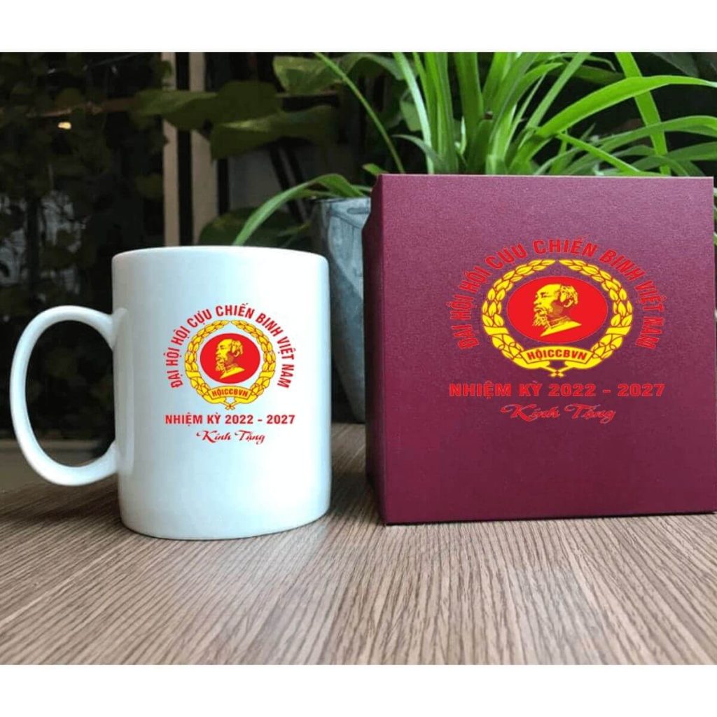 ly sứ quà tặng cựu chiến binh